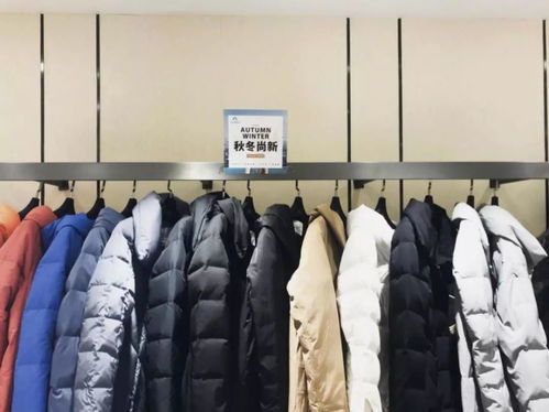 靠天吃飯？廣州服裝市場(chǎng)迎采購(gòu)狂潮，訂單激增30%，批發(fā)商排隊(duì)拿貨忙